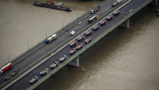 2014-ben a hárosi M0-s híd, a Deák Ferenc híd második hídfelének kivitelezése kapta az ÉVOSZ Építőipari Nívódíját közlekedési létesítmény kategóriában